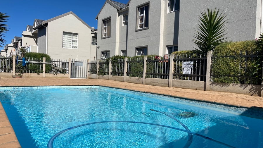 2 Bedroom Property for Sale in Hartenbos Central Western Cape